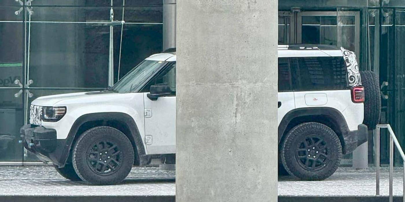 Jeep Recon EV Jeep Recon spotted at GM headquarters 1736694672770-yr