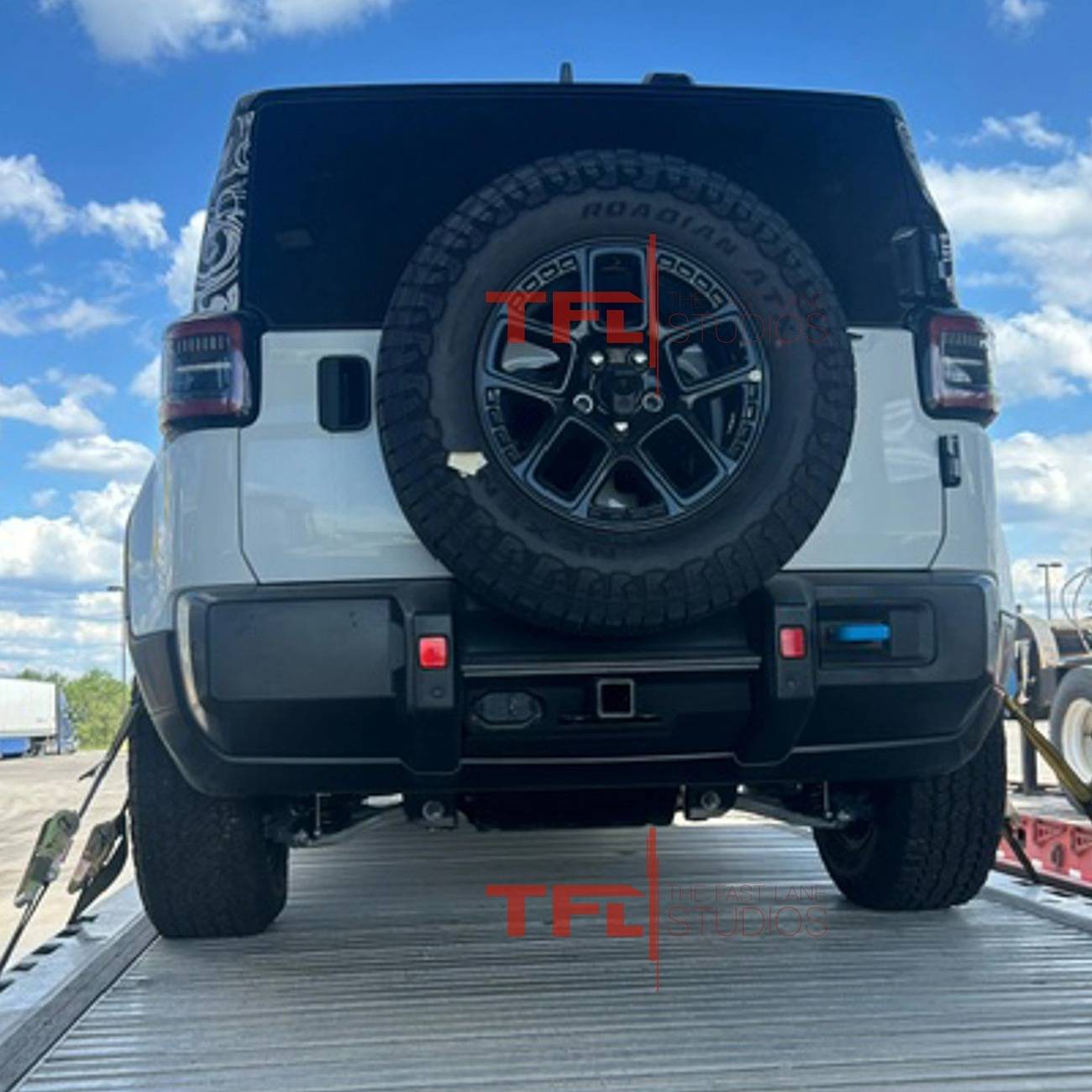 Jeep Recon EV 2025 Jeep Recon spotted in transit in Laredo! 2025-Jeep-Recon-spied-4