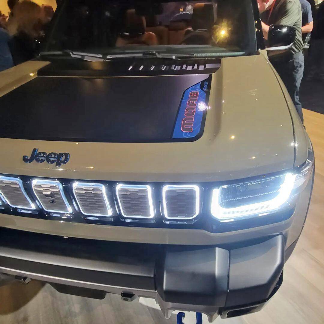 Jeep Recon EV First Real Life Look! 2025 Jeep Recon Moab 4xe Concept Shown to Dealers at Stellantis Event Jeep Recon EV dealer even first real life look 1