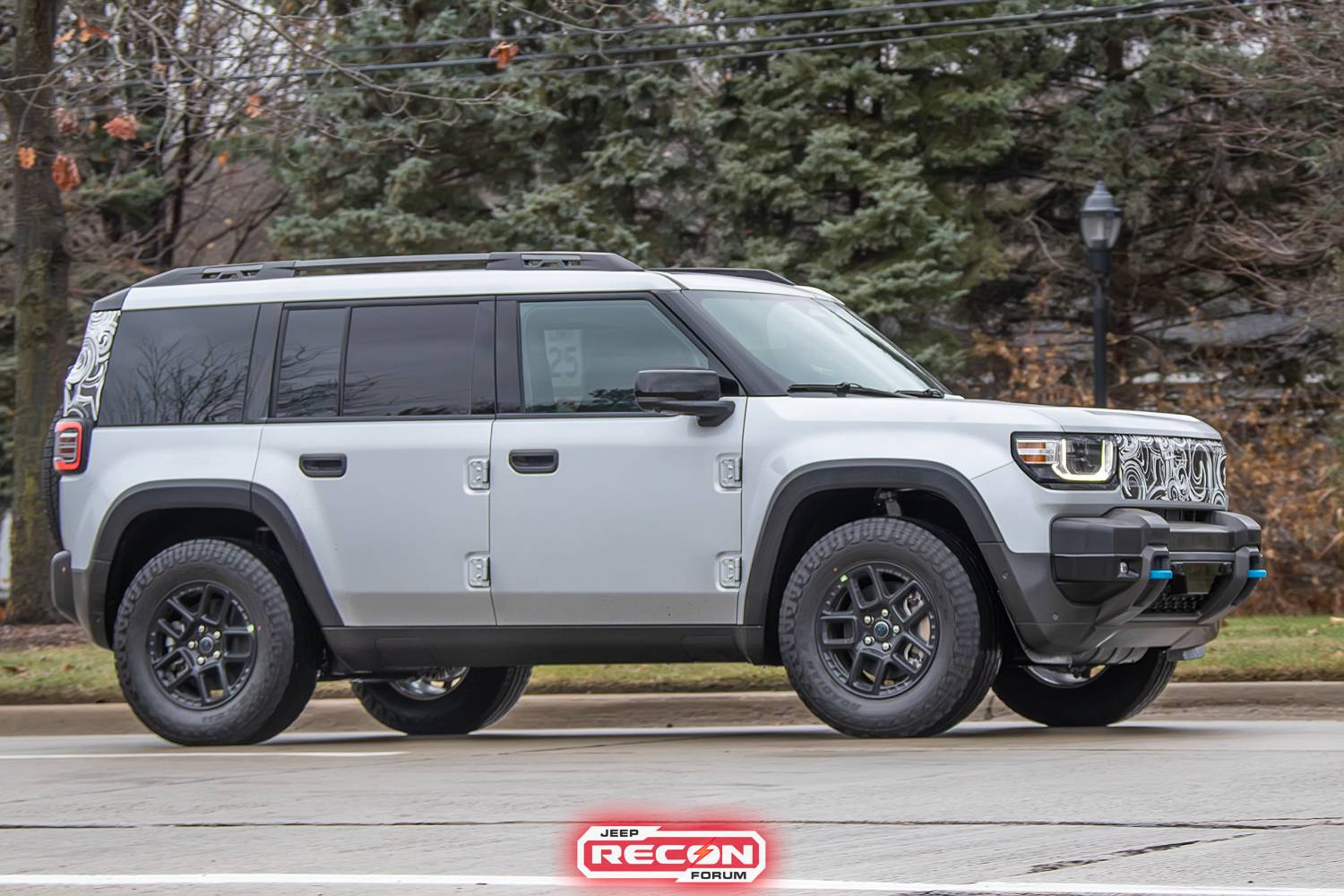 Jeep Recon EV Jeep Recon 4xe INTERIOR First Look! + Driving Modes jeep-recon-interior-fully-uncovered-spied-17