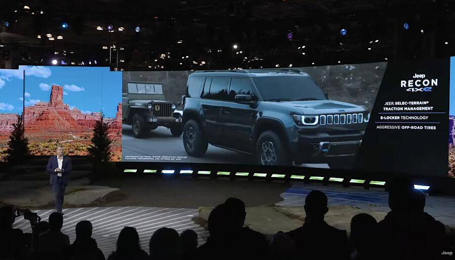 Jeep Recon EV Jeep Recon 4xe driving footage from NYIAS jeeprecon-nyias