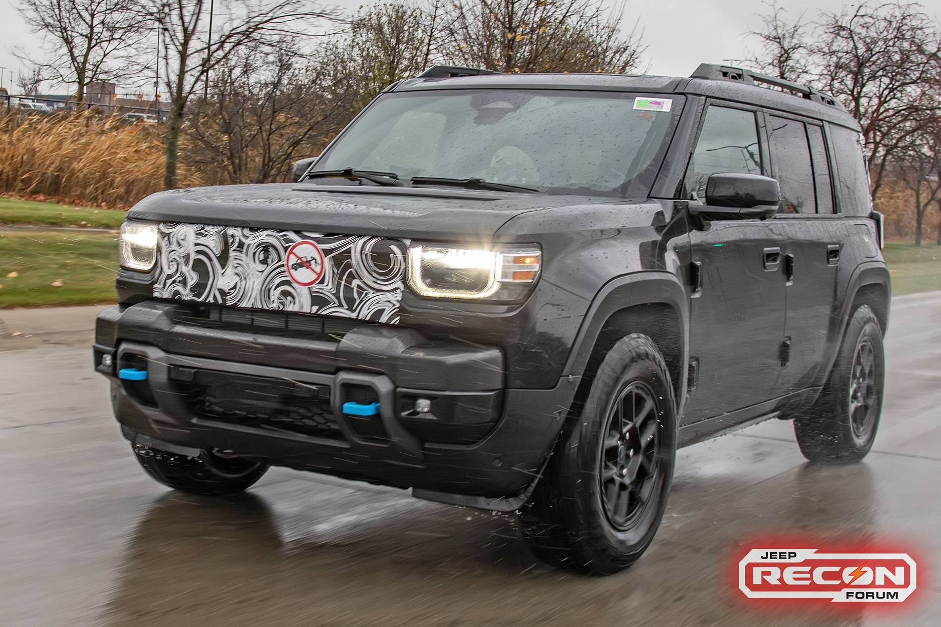 Jeep Recon EV 2025 Jeep Recon SUV EV spied in most revealing looks yet and 3 colors JeepRecon.proto01