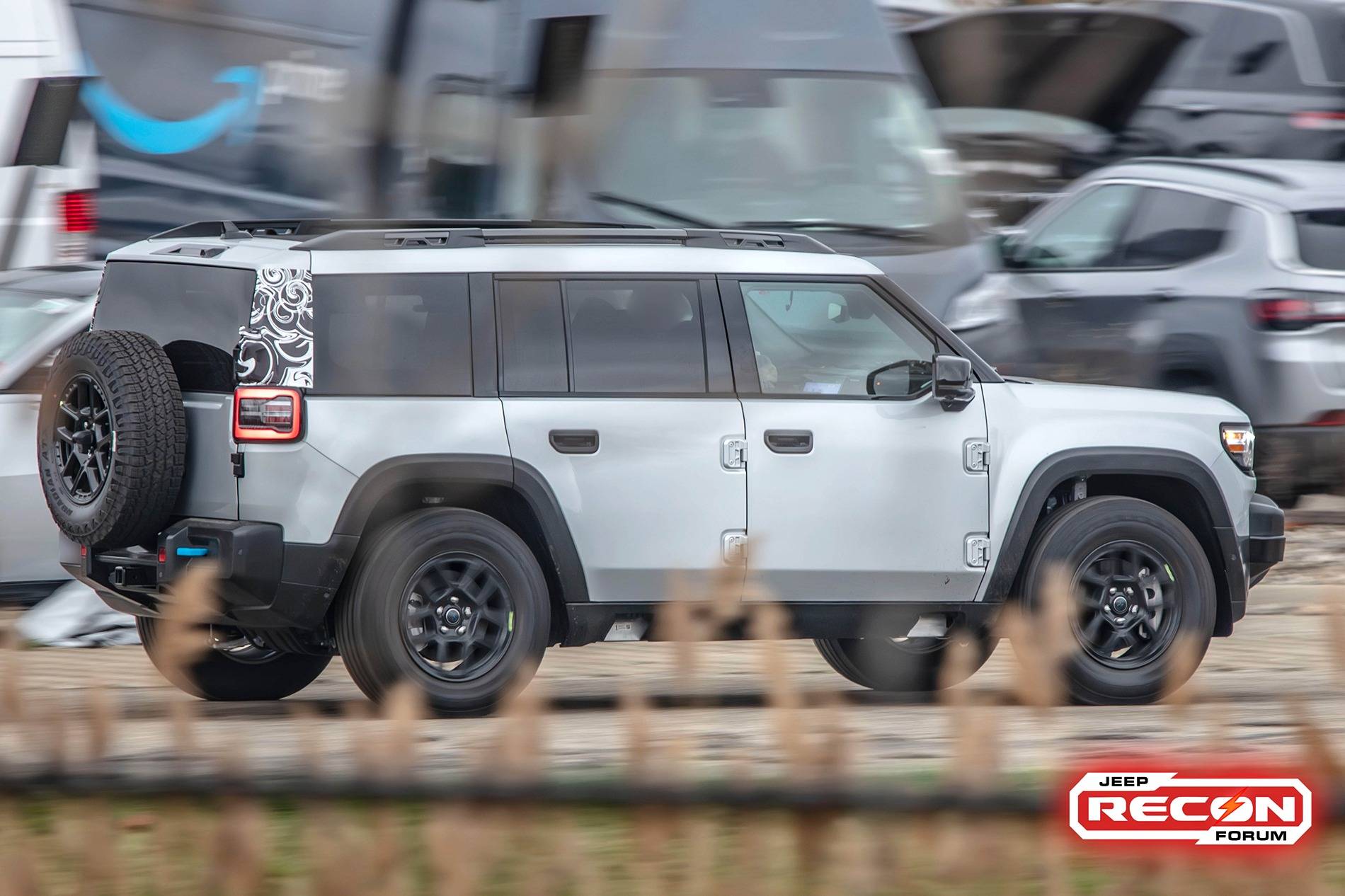 Jeep Recon EV 2025 Jeep Recon SUV EV spied in most revealing looks yet and 3 colors JeepRecon.proto08