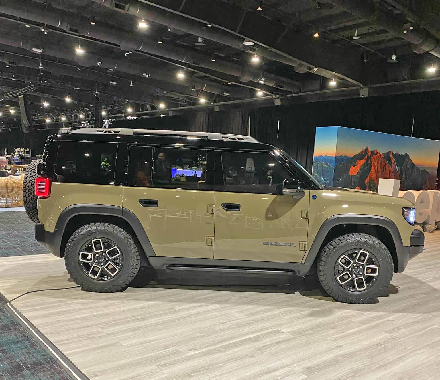 Jeep Recon EV 2025 Jeep Recon SUV EV spied in most revealing looks yet and 3 colors jeepreconev-