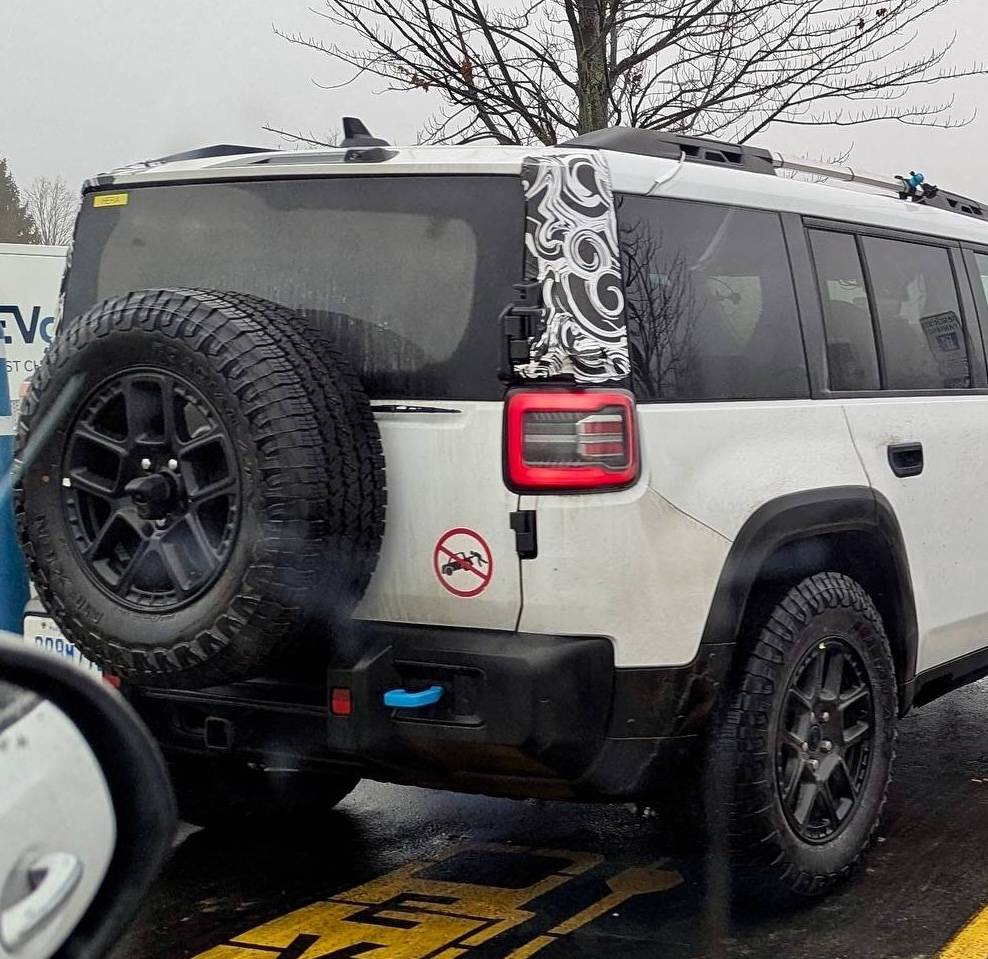 Jeep Recon EV White Jeep Recon spotted while charging white jeep recon suv (1)